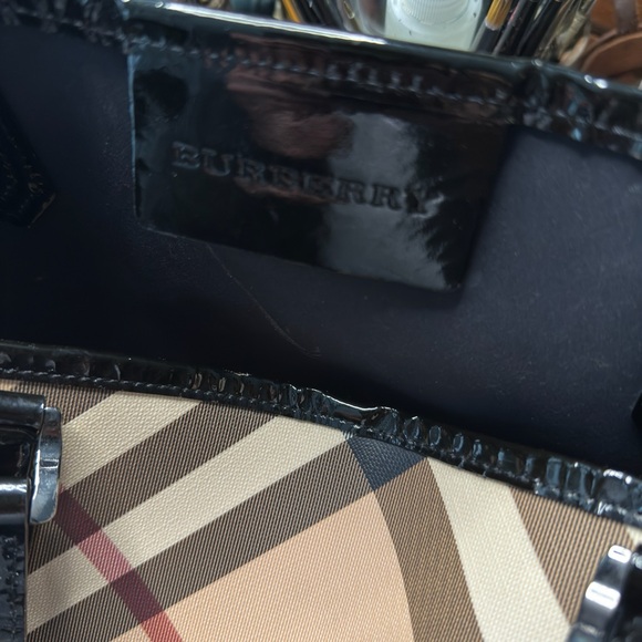 ADDITIONAL PRICE CUT Closet Clear Out Burberry Black and Tan Tote Bag, pouch - Picture 3 of 16